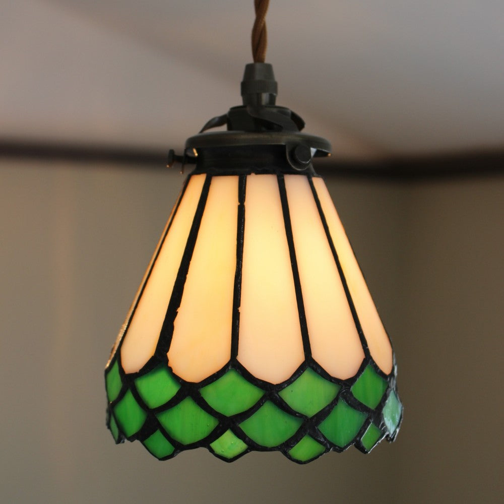 グリーンのフリルスカートのよう♪ステンドグラスシェードのペンダントライトセット【灯具A】 FC1-ST22-TG06A
