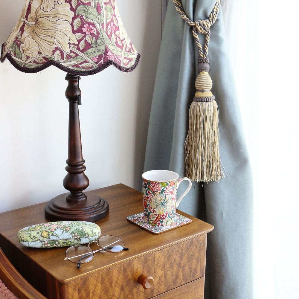 ウィリアム・モリス柄のおしゃれなコースター4枚セット♪  GOLDEN LILY(ゴールデン・リリー) KE1-WM-4C-GLT