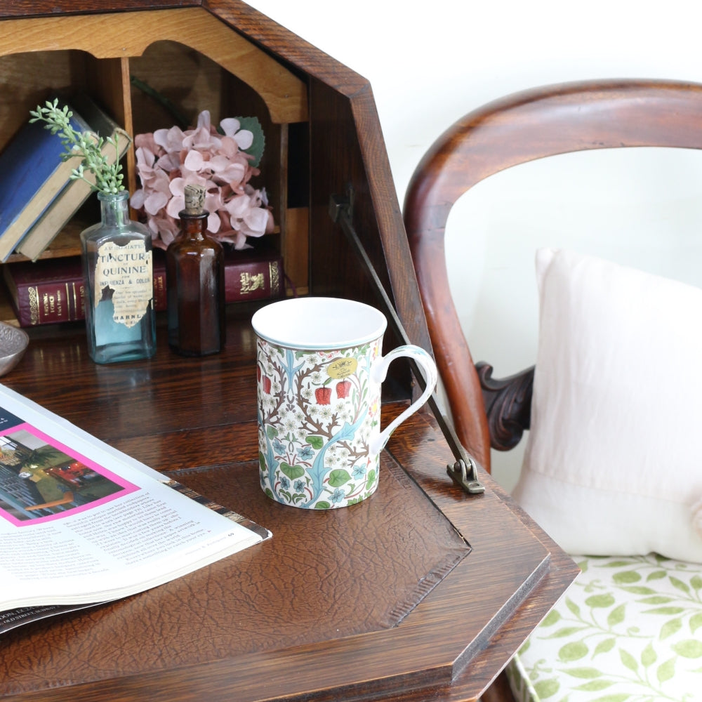 ウィリアム・モリス デザインで息抜きを♪ マグカップ ブラックトーン KE1-WM-MG-BT