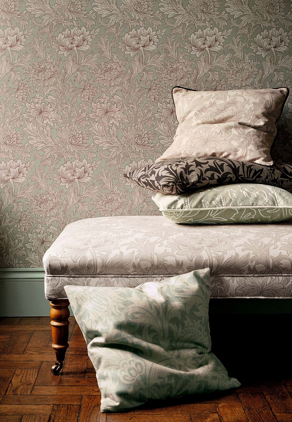 【ウィリアム・モリス】壁紙 Chrysanthemum Toile 216861 / DMOWCH104(クリサンセマム トワル) MA1-DMOWCH104