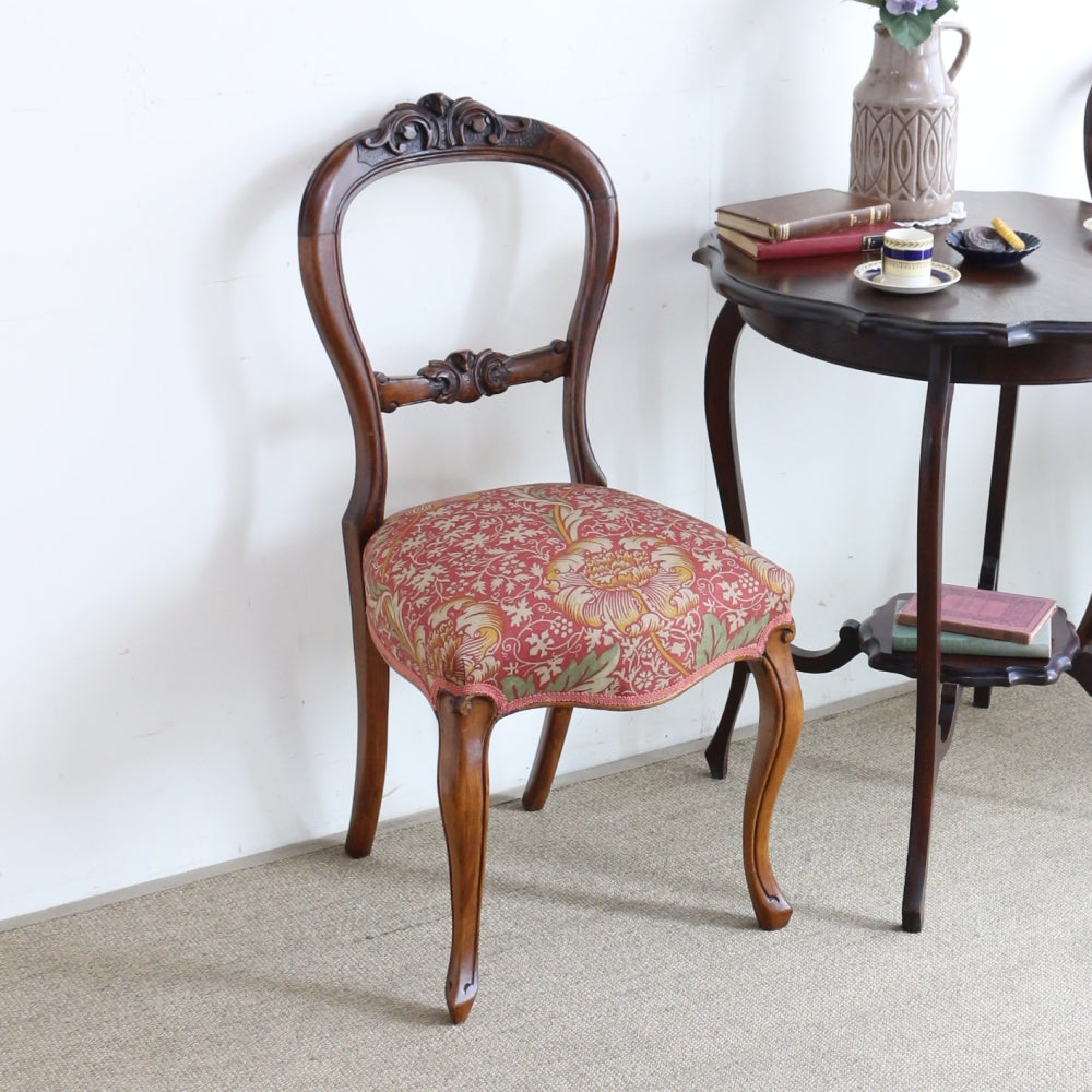 エレガントな佇まいにウットリ♪ バルーンバックチェア 【ウィリアム・モリス】 VC100-105002MORRIS