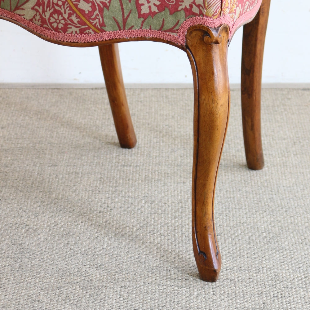 エレガントな佇まいにウットリ♪ バルーンバックチェア 【ウィリアム・モリス】 VC100-105002MORRIS