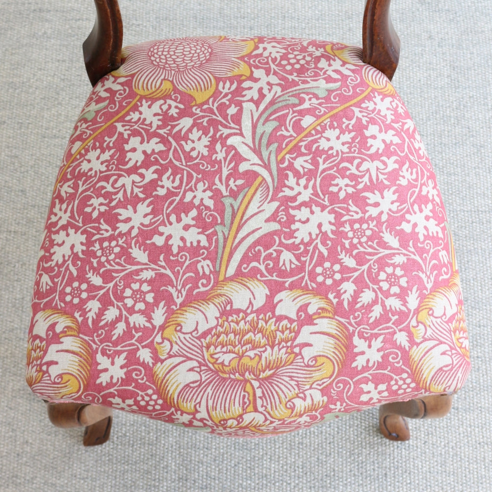 エレガントな佇まいにウットリ♪ バルーンバックチェア 【ウィリアム・モリス】 VC100-105002MORRIS