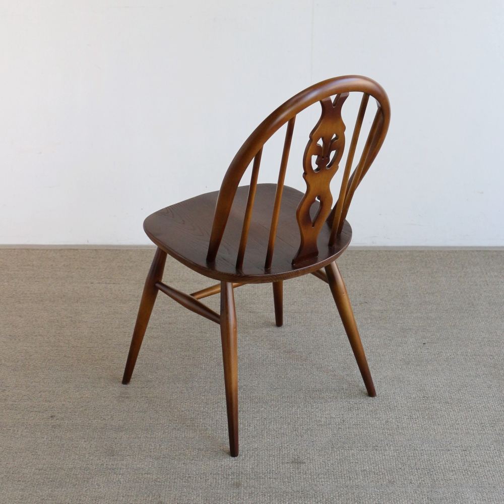 アーコール独特のウィンザースタイル♪ アーコール・フルール・ド・リス チェア VC102-001