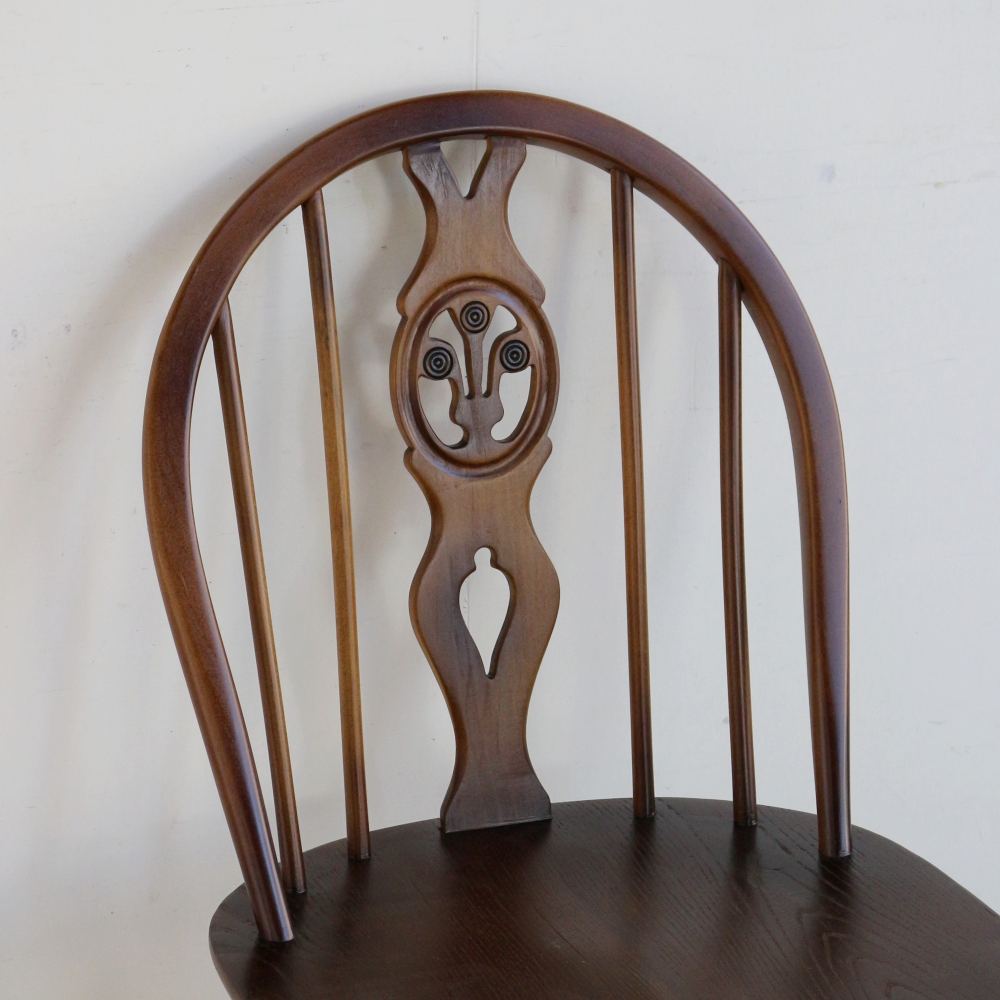 アーコール独特のウィンザースタイル♪ アーコール・フルール・ド・リス チェア VC102-001