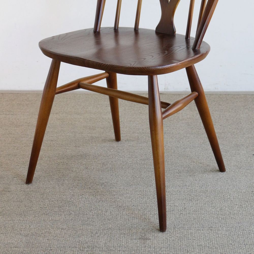 アーコール独特のウィンザースタイル♪ アーコール・フルール・ド・リス チェア VC102-001