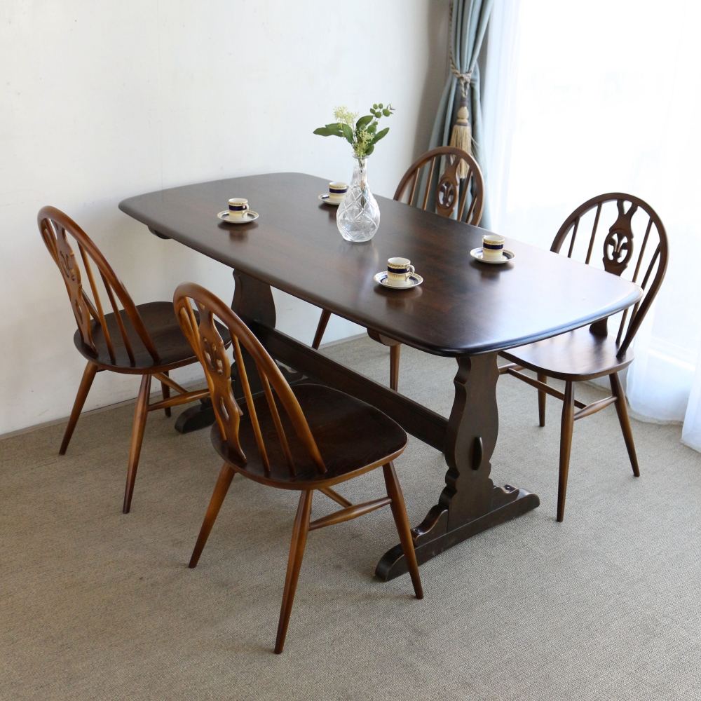 アーコール独特のウィンザースタイル♪ アーコール・フルール・ド・リス チェア VC102-001