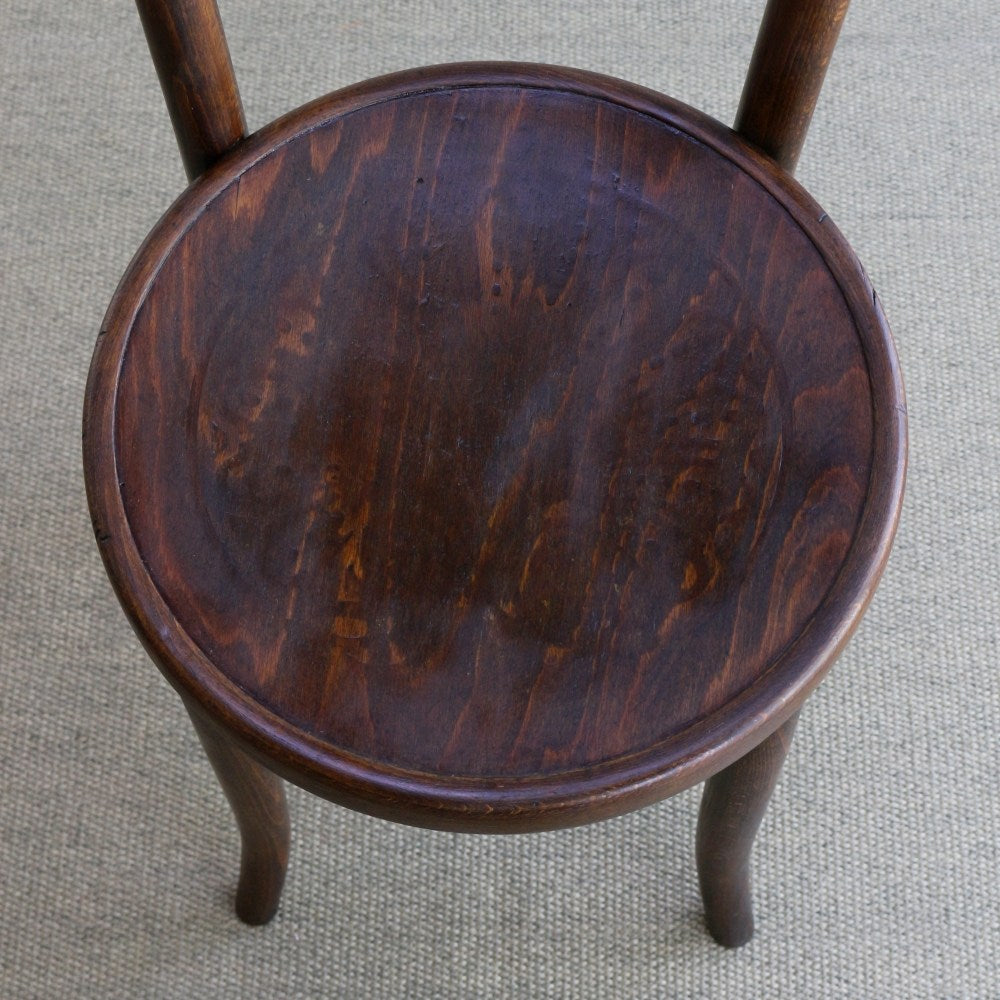 エンボスの模様もオシャレです♪ ベントウッドチェア VC102-138001