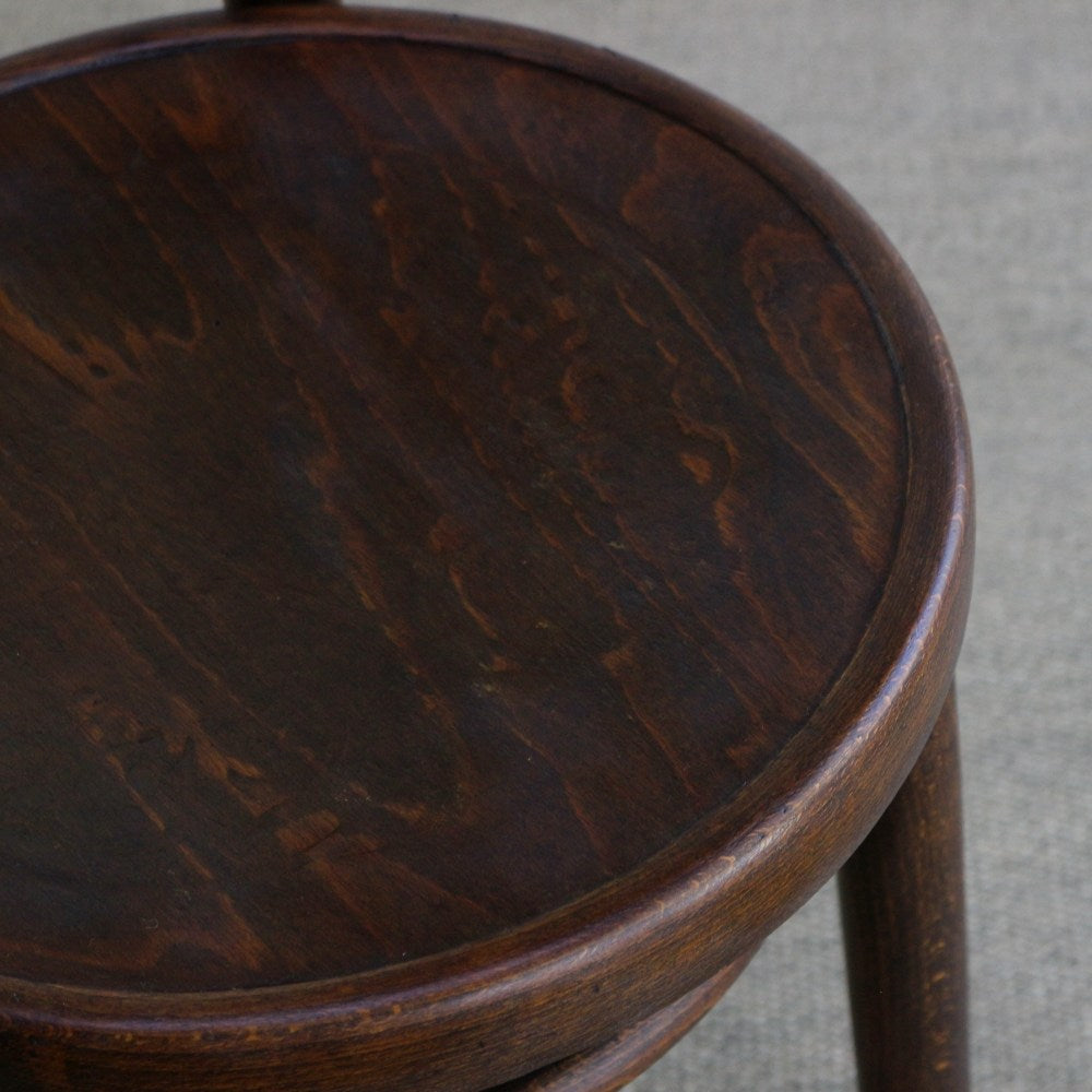 エンボスの模様もオシャレです♪ ベントウッドチェア VC102-138001