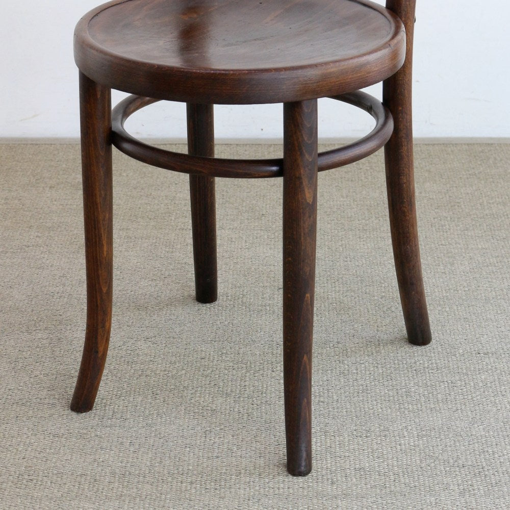 エンボスの模様もオシャレです♪ ベントウッドチェア VC102-138001