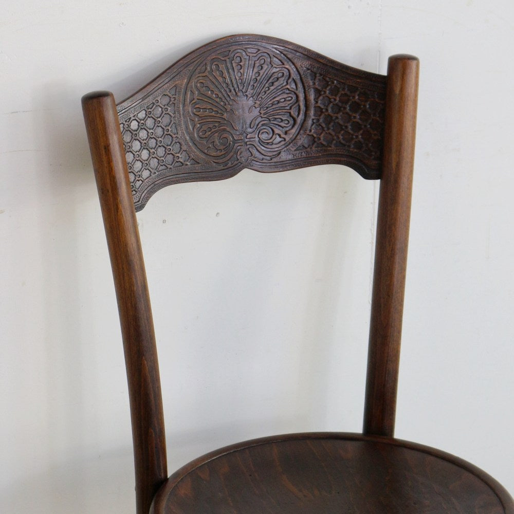 エンボスの模様もオシャレです♪ ベントウッドチェア VC102-138001