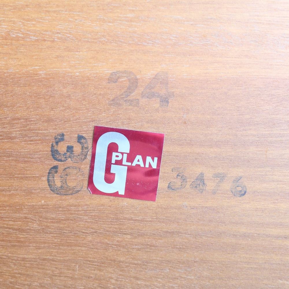 オシャレなタイルトップ♪ G-PLAN コーヒーテーブル VC103-010