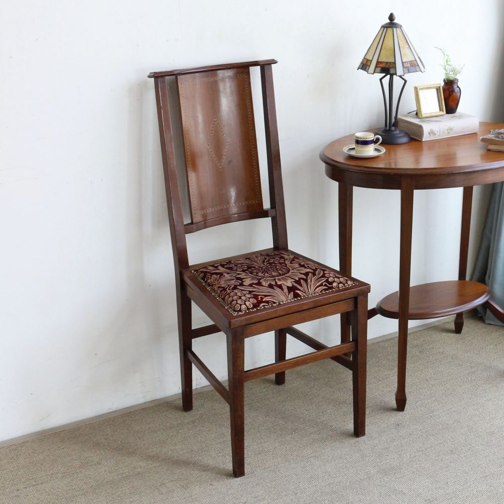 オシャレな佇まいにウットリ♪ ダイニングチェア VC103-064001