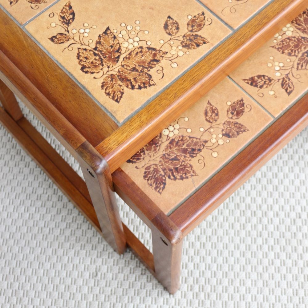 オシャレなタイルテーブル♪ ネストテーブル VC103-279