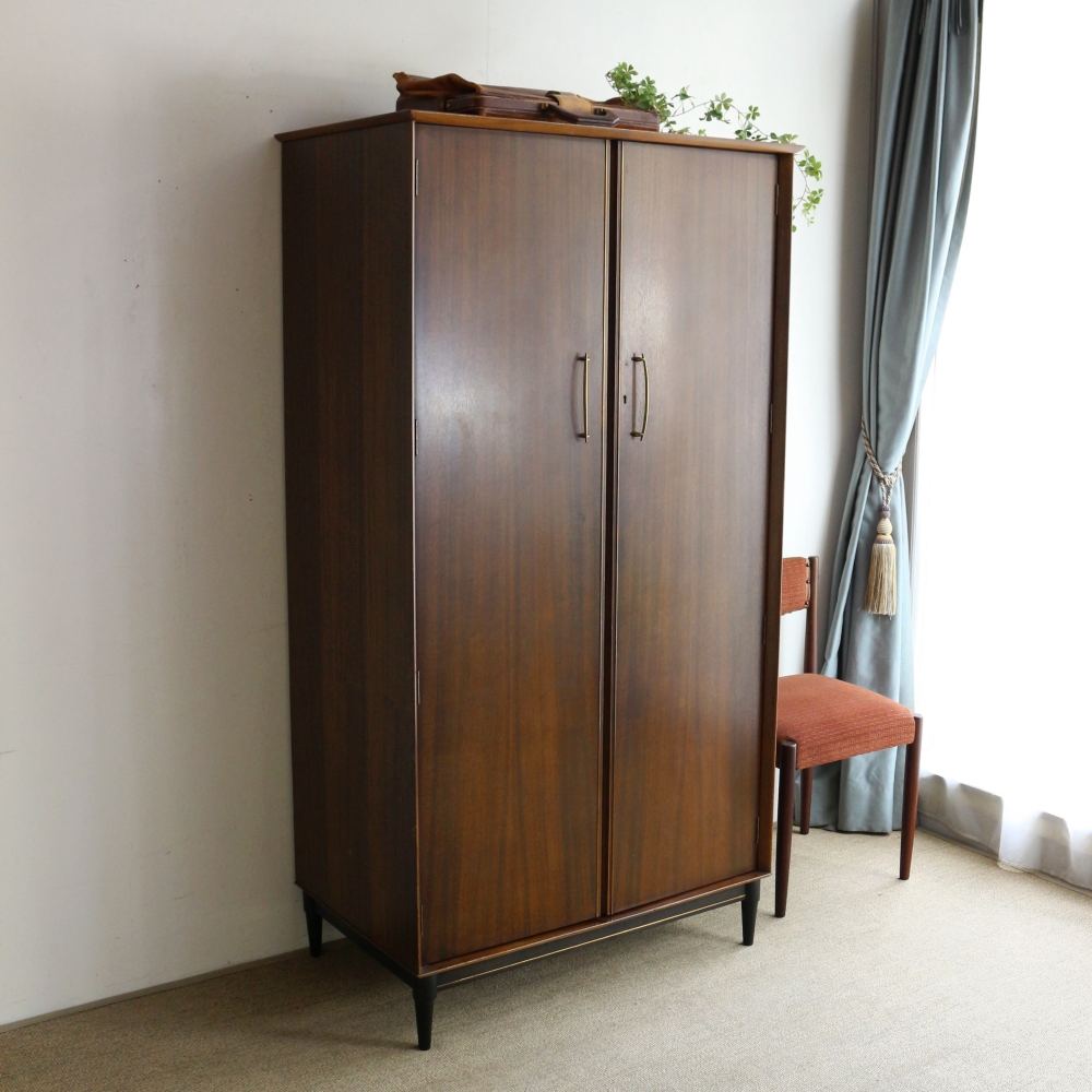 ブラウンカラーがカッコいい♪ ワードローブ VC103-301