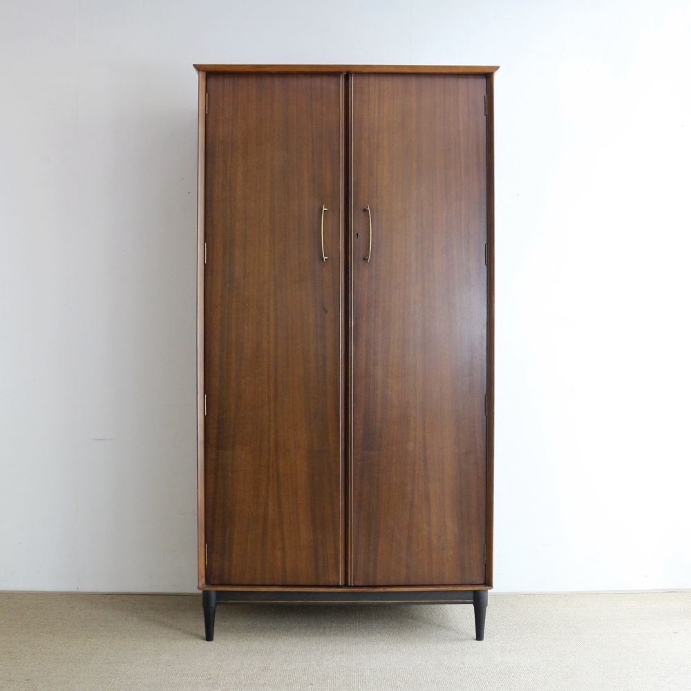 ブラウンカラーがカッコいい♪ ワードローブ VC103-301