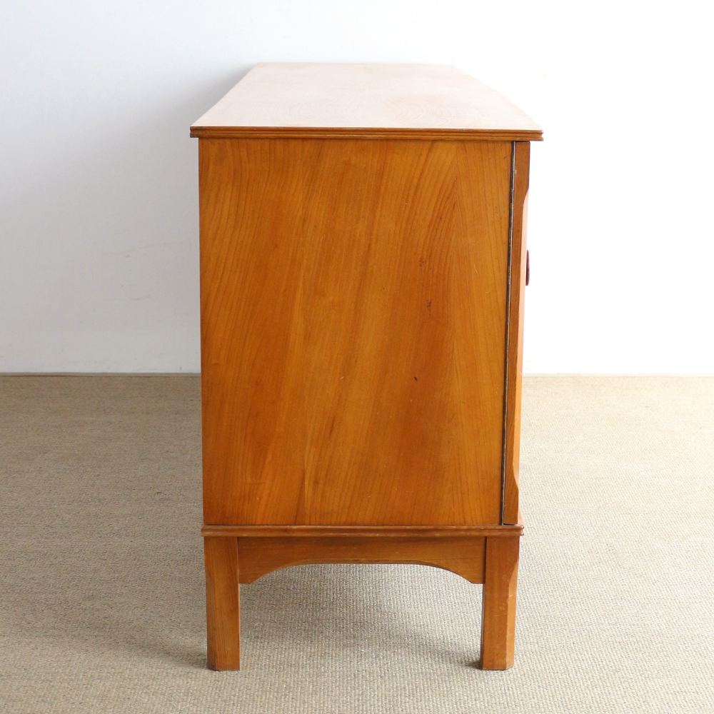 お部屋がスッキリ整います♪ ミッドセンチュリー・サイドボード VC103-325