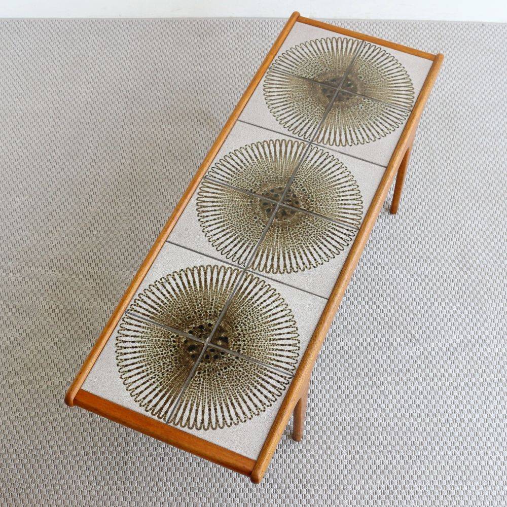 個性的な模様に一目惚れ♪ タイルトップ コーヒーテーブル VC104-135