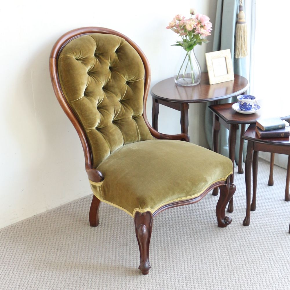 贅沢な気分にウットリ♪ レディースチェア VC104-165001