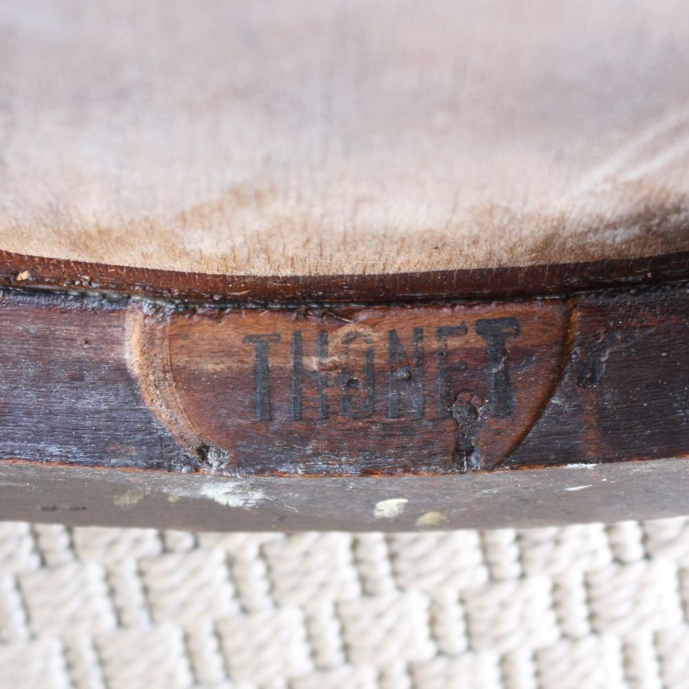 アーム付きで座り心地抜群♪ ベントウッドアームチェア【THONET(トーネット)】 VC104-189007