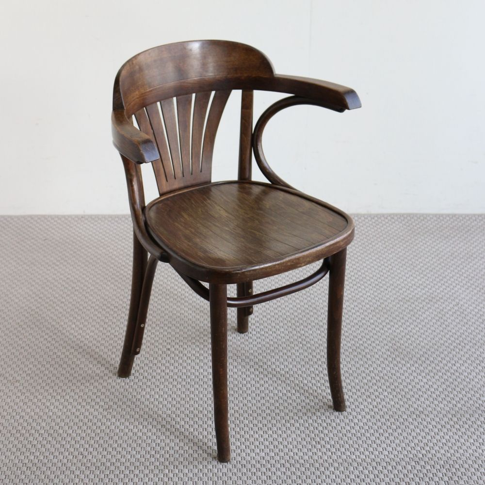 アーム付きで座り心地抜群♪ ベントウッドアームチェア【THONET(トーネット)】 VC104-189007