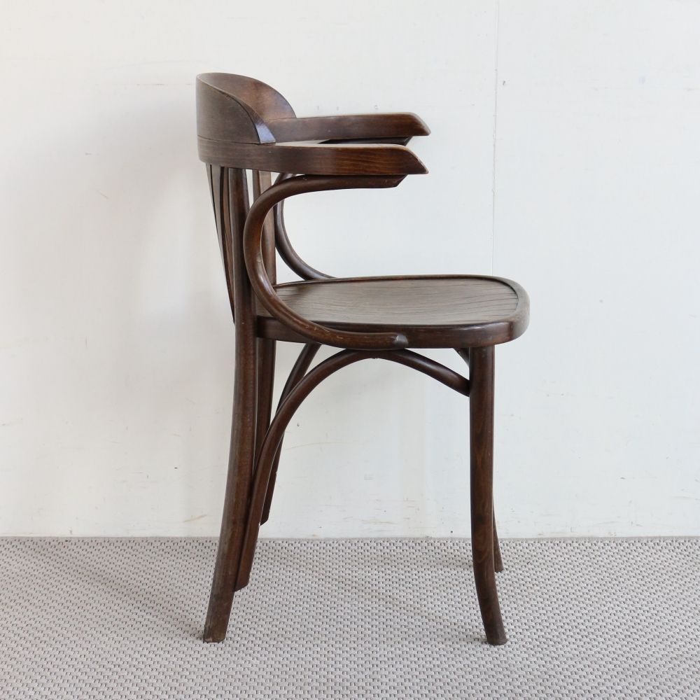 アーム付きで座り心地抜群♪ ベントウッドアームチェア【THONET(トーネット)】 VC104-189007