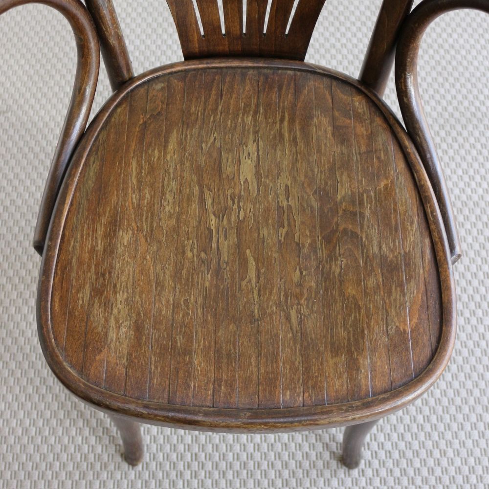 アーム付きで座り心地抜群♪ ベントウッドアームチェア【THONET(トーネット)】 VC104-189007