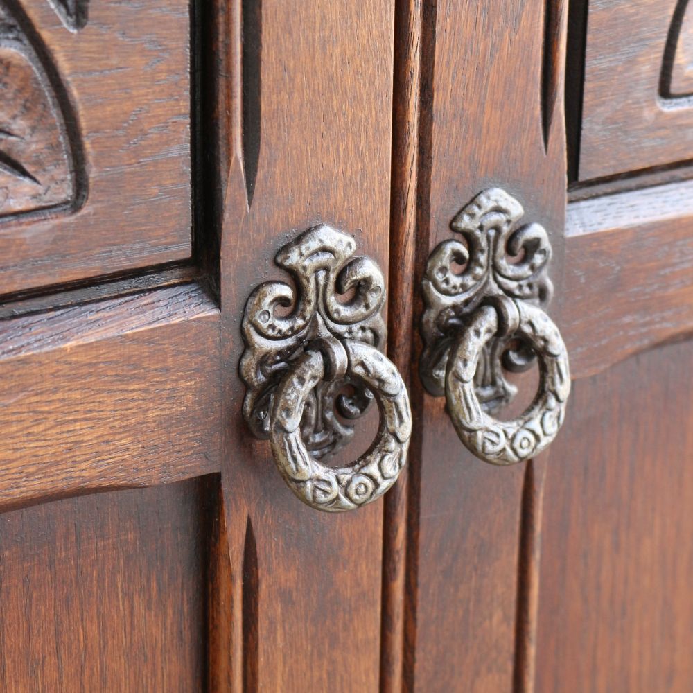 オシャレな大人時間を演出♪ チューダースタイルのカクテルキャビネット【OLD CHARM/オールドチャーム】 VC104-216