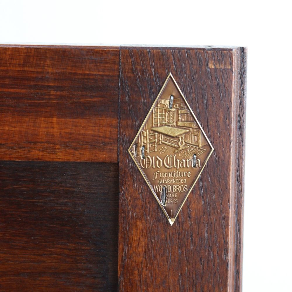 オシャレな大人時間を演出♪ チューダースタイルのカクテルキャビネット【OLD CHARM/オールドチャーム】 VC104-216