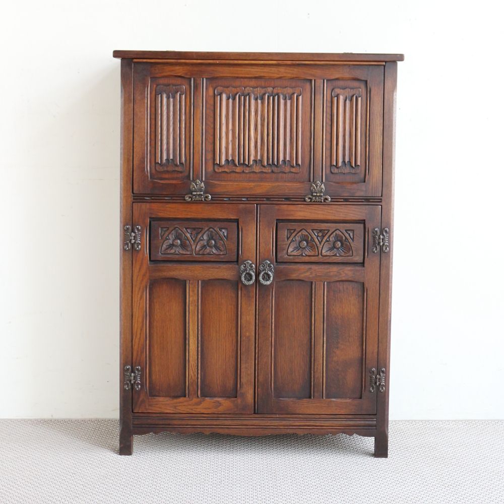 オシャレな大人時間を演出♪ チューダースタイルのカクテルキャビネット【OLD CHARM/オールドチャーム】 VC104-216