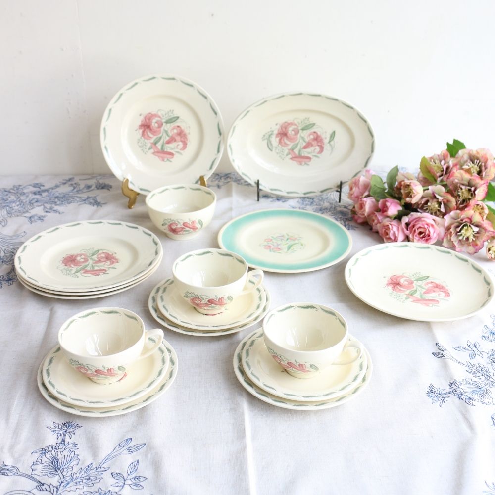 オシャレなオーバルプレート♪【Susie Cooper/Tiger lily】 VC104-352003