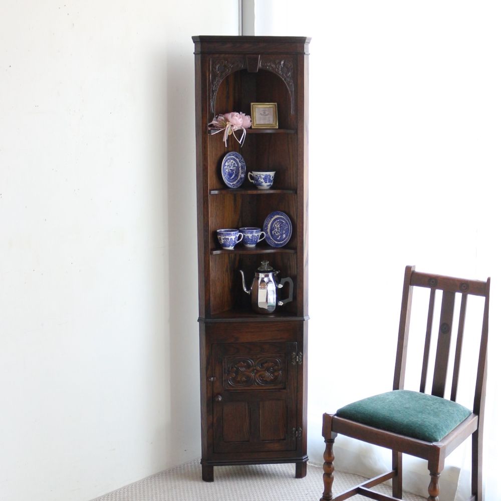 お部屋の角を素敵なディスプレイスペースに♪ コーナーキャビネット 【Jaycee Furniture Limited】 VC104-405
