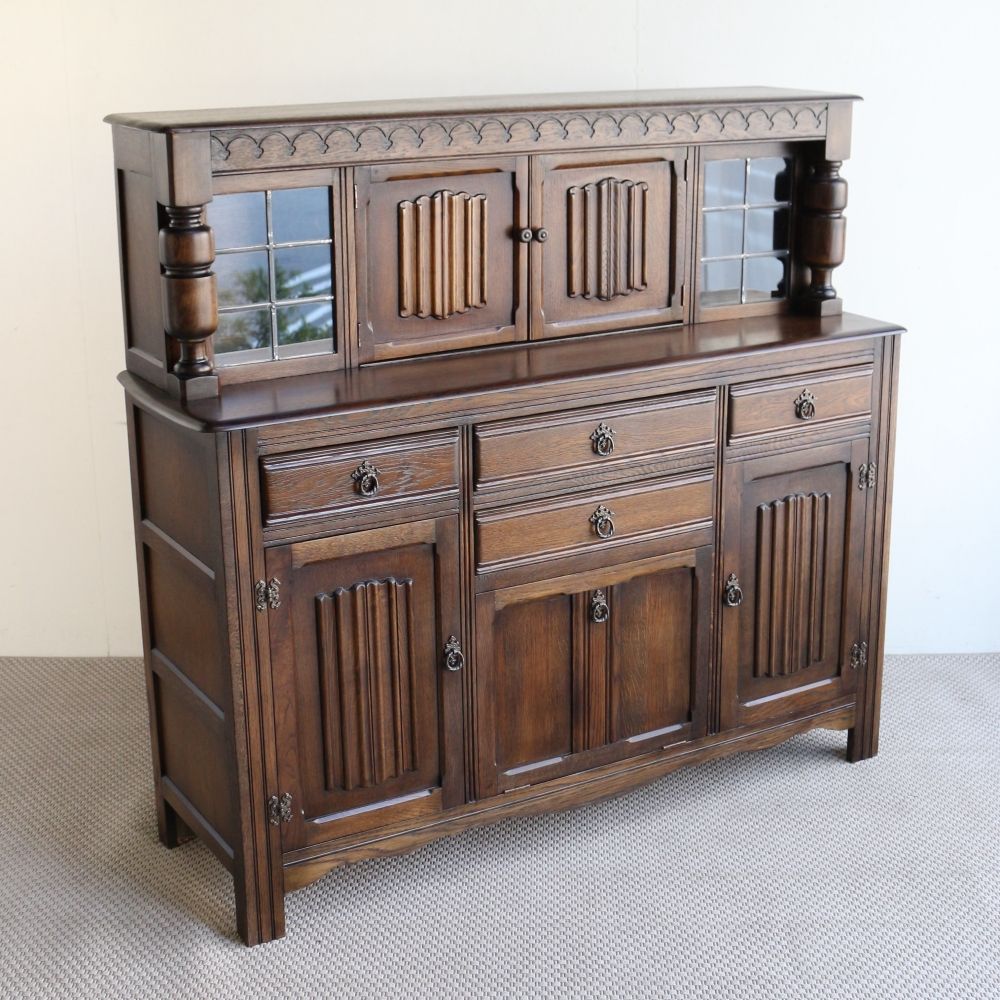 インテリアの贅沢な主役に♪ チューダースタイル・コートカップボード VC104-440