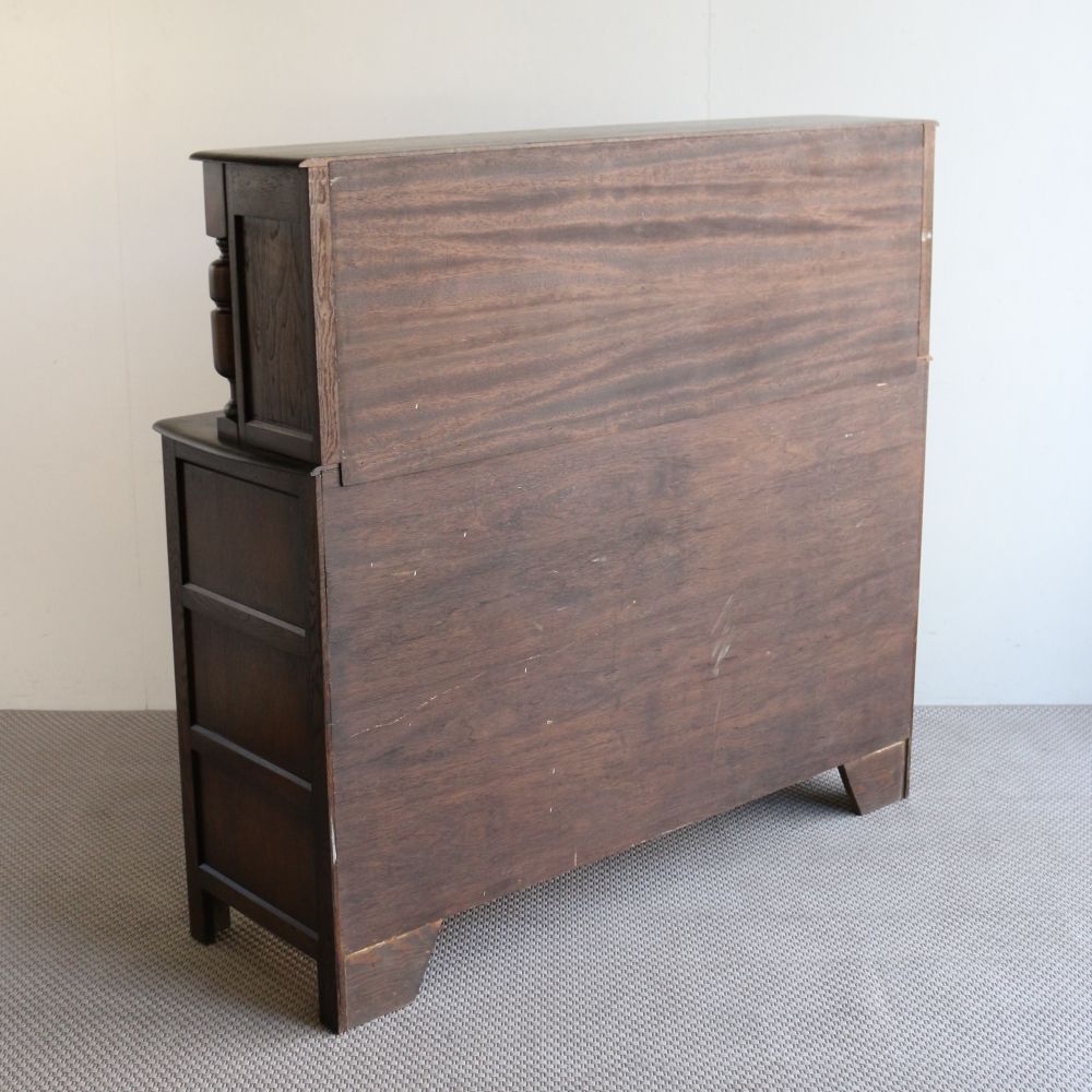 インテリアの贅沢な主役に♪ チューダースタイル・コートカップボード VC104-440