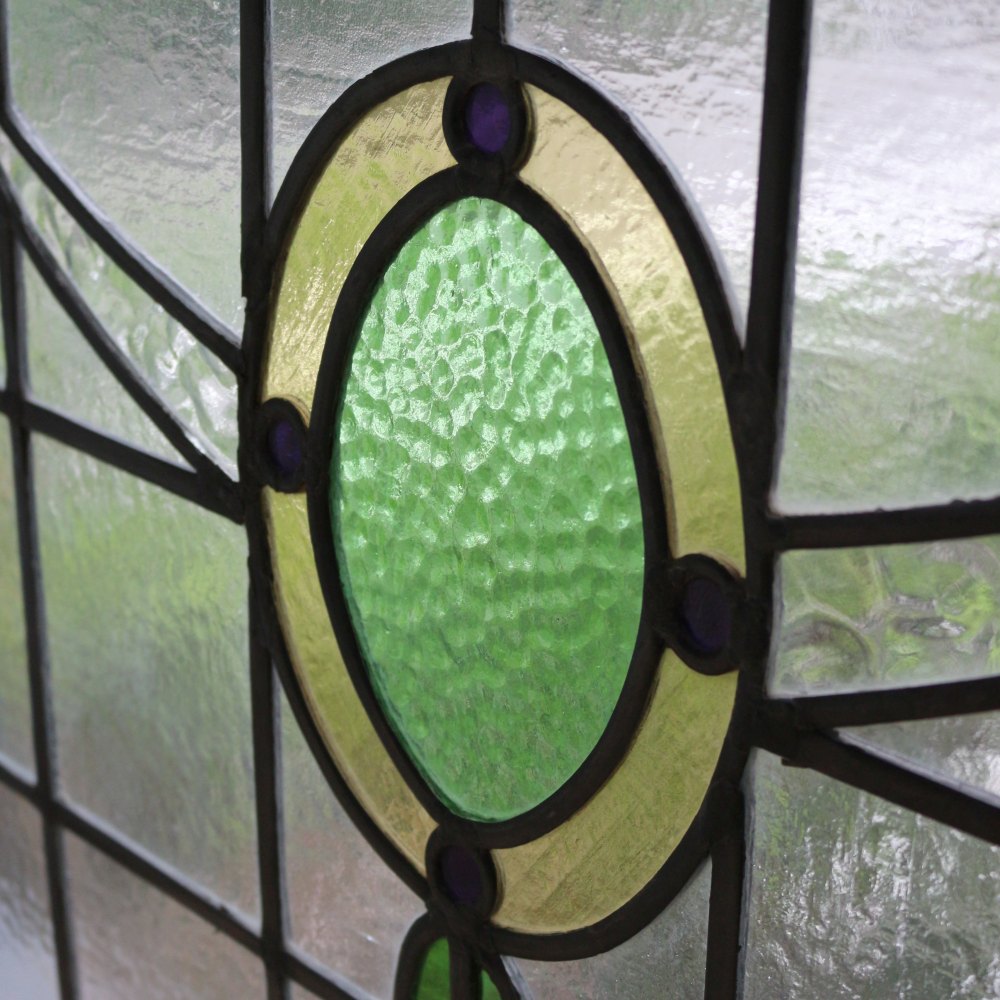 エメラルドをあしらったチョーカーのよう♪ 英国アンティーク ステンドグラス VC67-00705