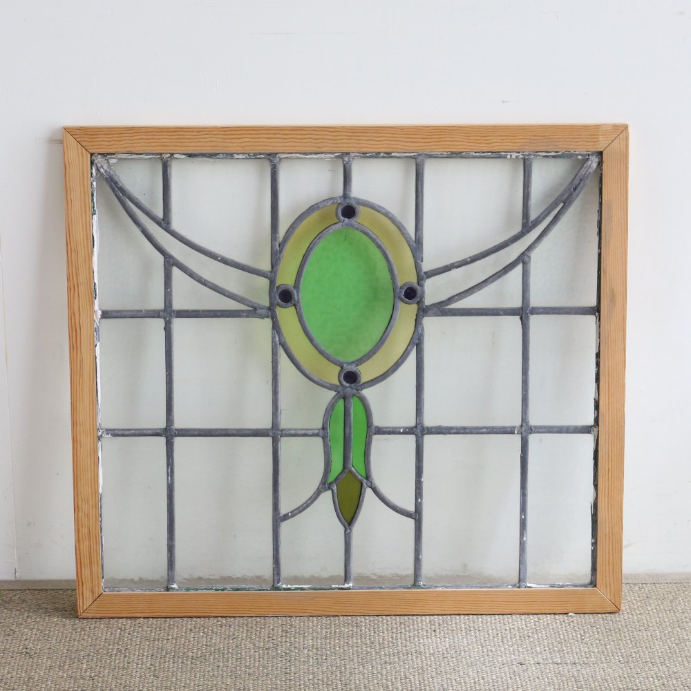 エメラルドをあしらったチョーカーのよう♪ 英国アンティーク ステンドグラス VC67-00705