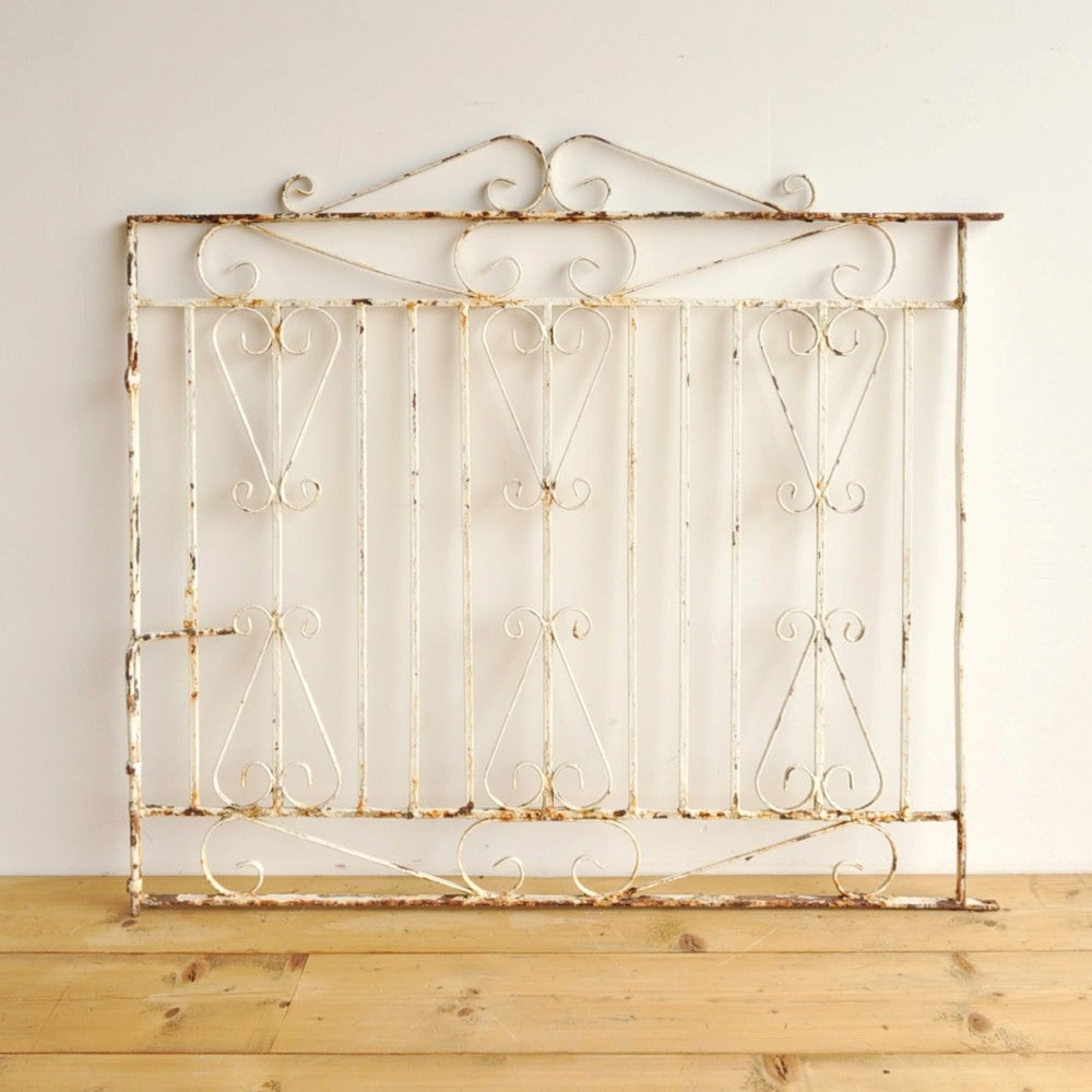 インテリアやガーデンの素敵なアクセントに♪ 英国アンティークのアイアンゲート VC68-12701