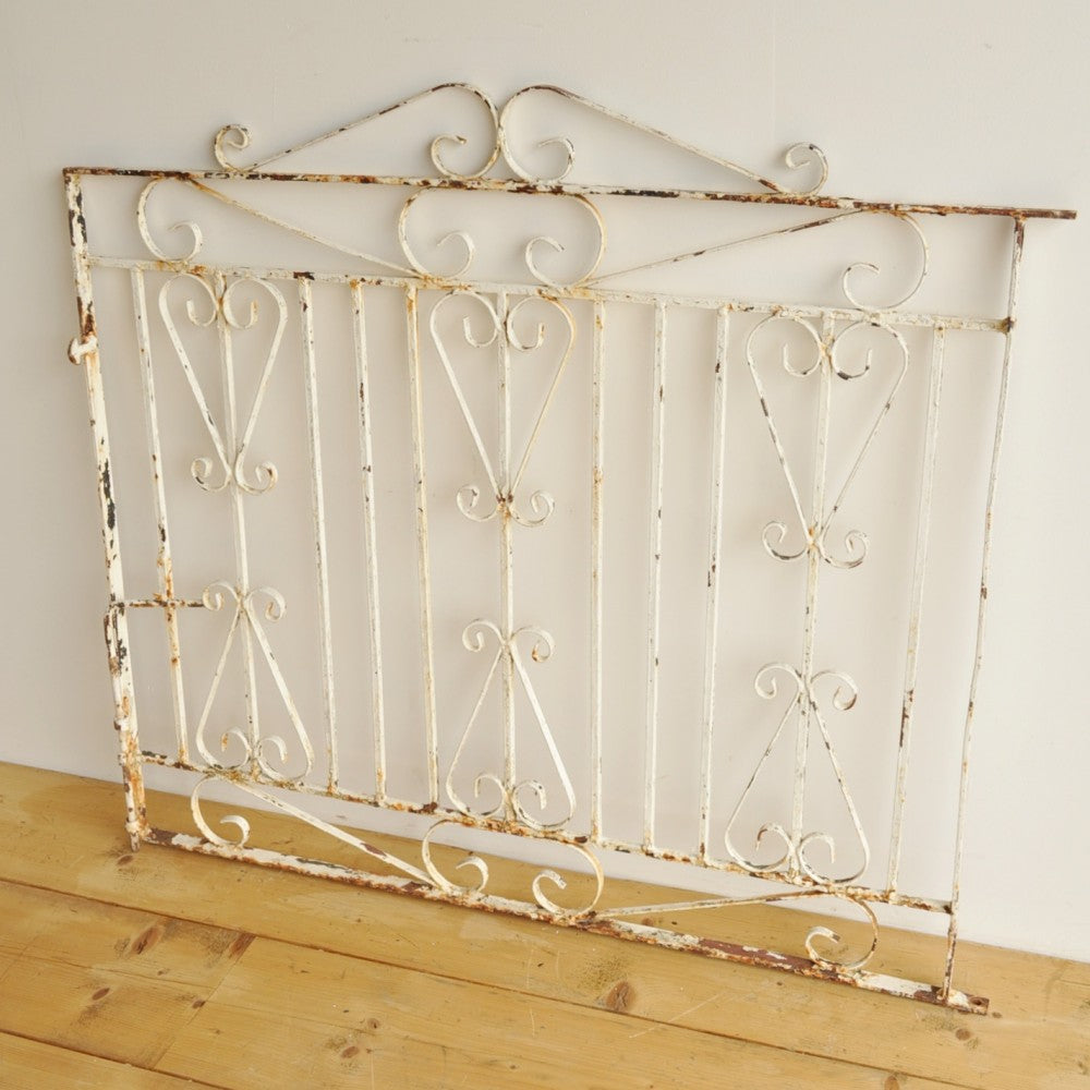 インテリアやガーデンの素敵なアクセントに♪ 英国アンティークのアイアンゲート VC68-12701