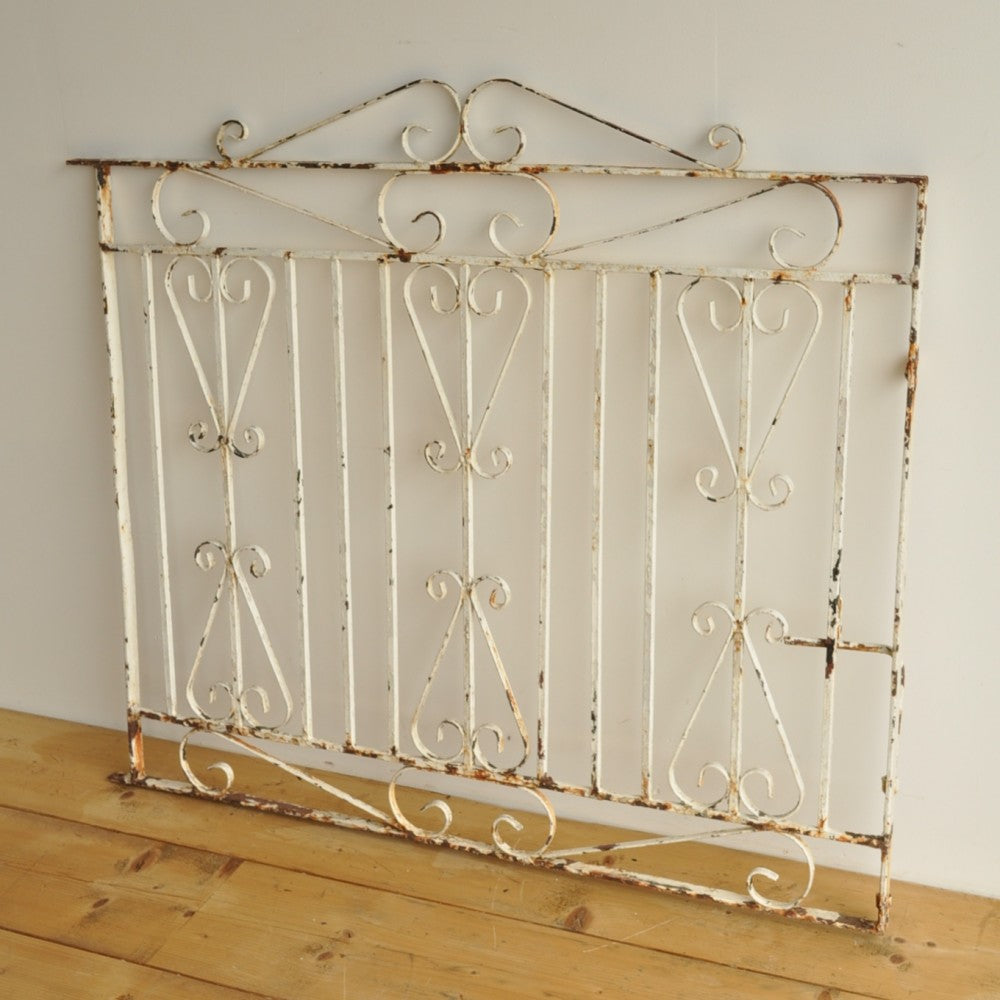 インテリアやガーデンの素敵なアクセントに♪ 英国アンティークのアイアンゲート VC68-12701