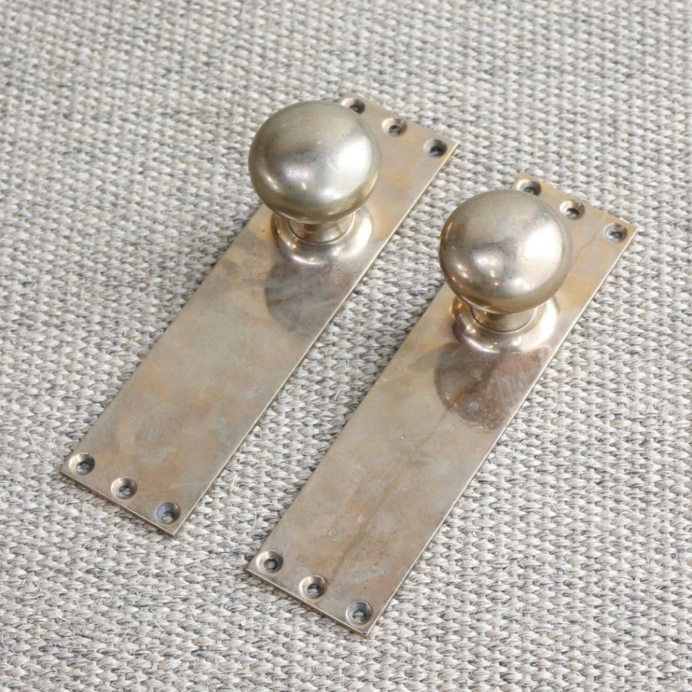 手に馴染むオシャレな形♪ ドアノブ(2個セット) VC70-07902