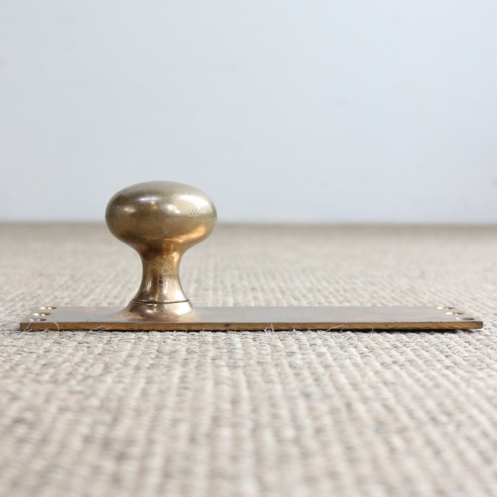 手に馴染むオシャレな形♪ ドアノブ(2個セット) VC70-07902