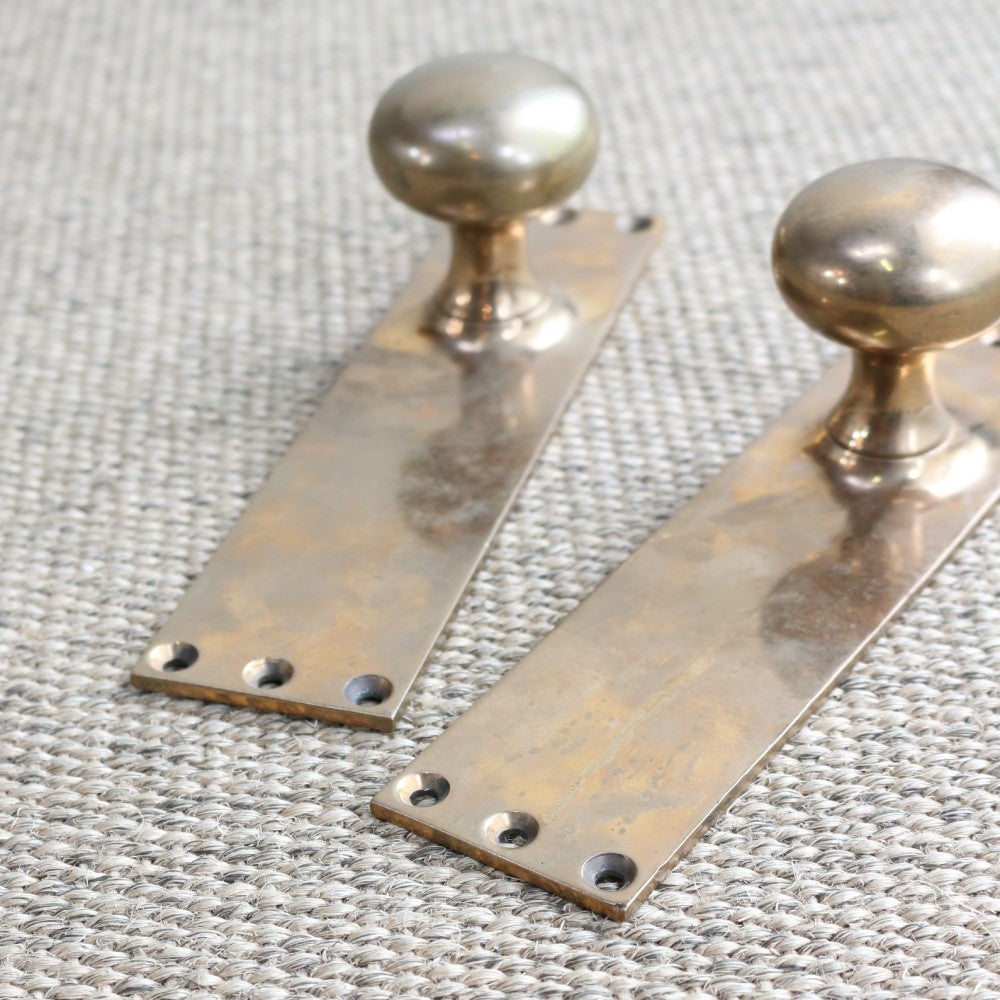 手に馴染むオシャレな形♪ ドアノブ(2個セット) VC70-07902