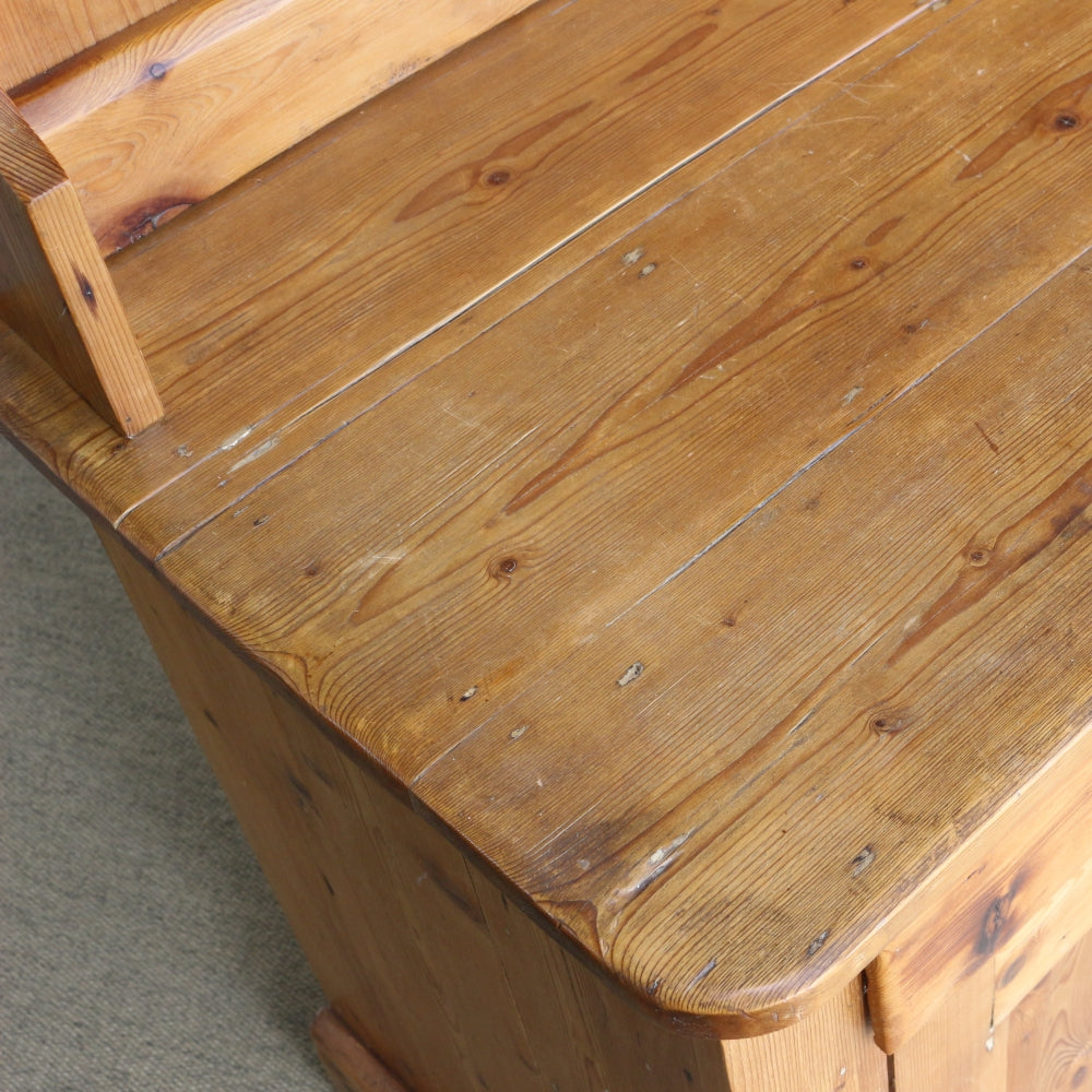 オールドパインの木の温もりにほっこり♪英国アンティークの食器棚 VC70-185