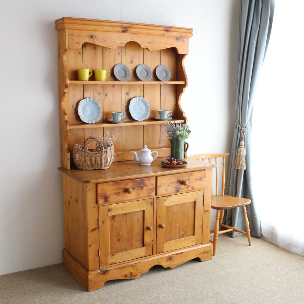 オールドパインの木の温もりにほっこり♪英国アンティークの食器棚 VC70-185