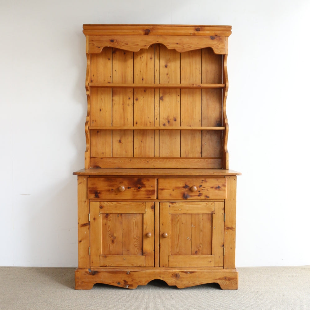 オールドパインの木の温もりにほっこり♪英国アンティークの食器棚 VC70-185
