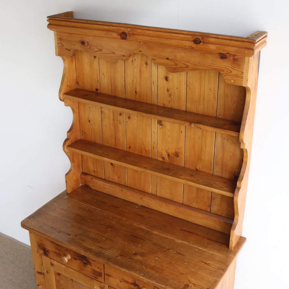 オールドパインの木の温もりにほっこり♪英国アンティークの食器棚 VC70-185