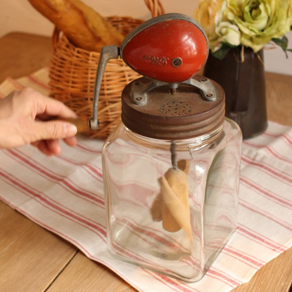 イギリスのキッチン風景が浮かびます♪ヴィンテージのバターメーカー VC74-117