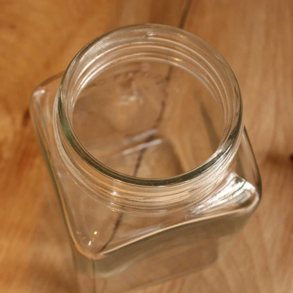 イギリスのキッチン風景が浮かびます♪ヴィンテージのバターメーカー VC74-117