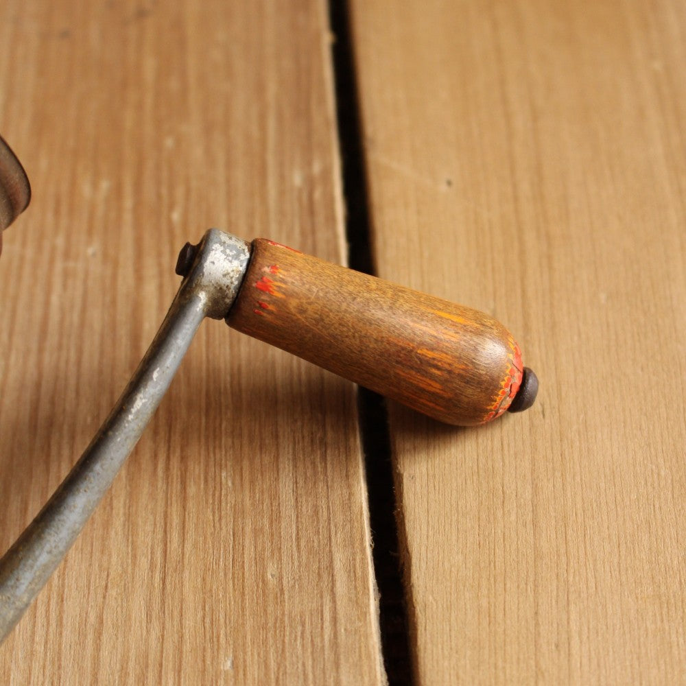 イギリスのキッチン風景が浮かびます♪ヴィンテージのバターメーカー VC74-117