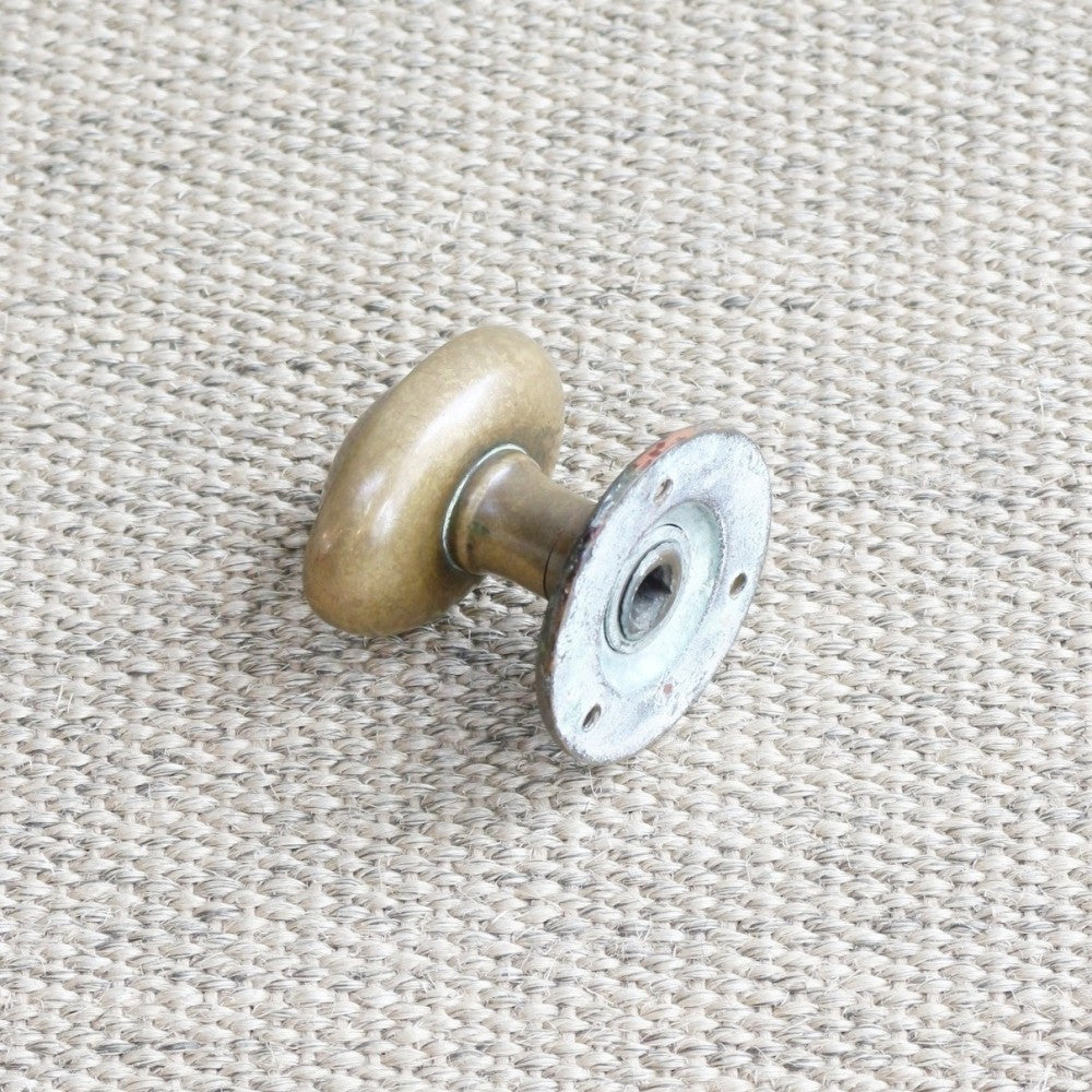 オシャレなオーバル型♪ アンティーク・ドアノブ VC75-033007